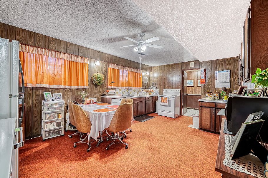 896 E 56th Avenue Vancouver, BC - 14