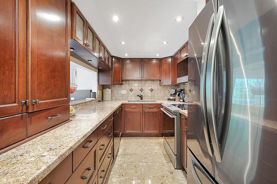 2217 Oak Street Vancouver, BC - 2