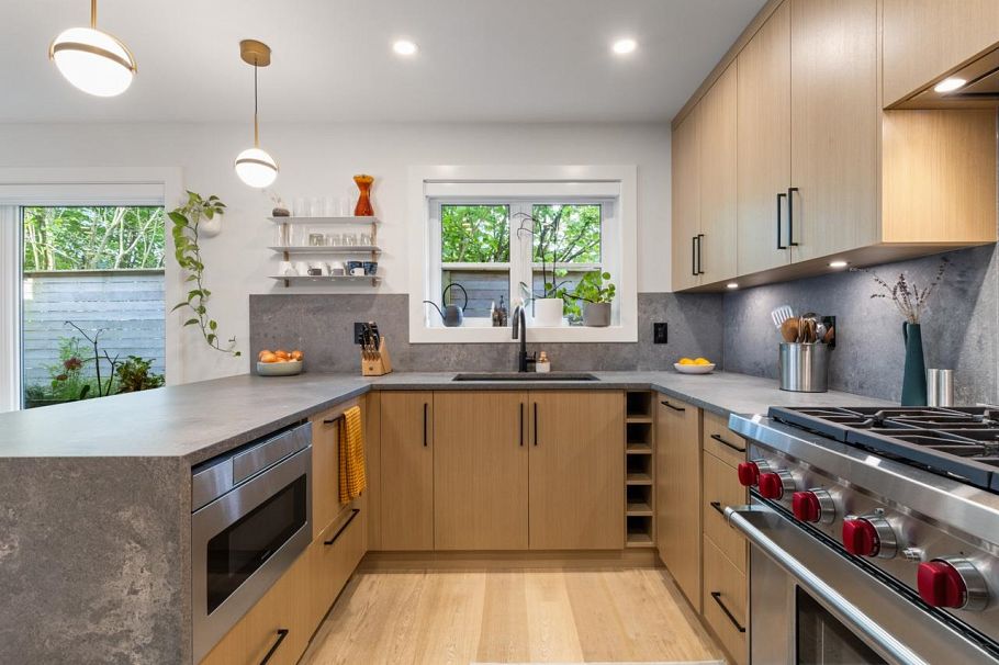 1827 W 15th Avenue Vancouver, BC - 10