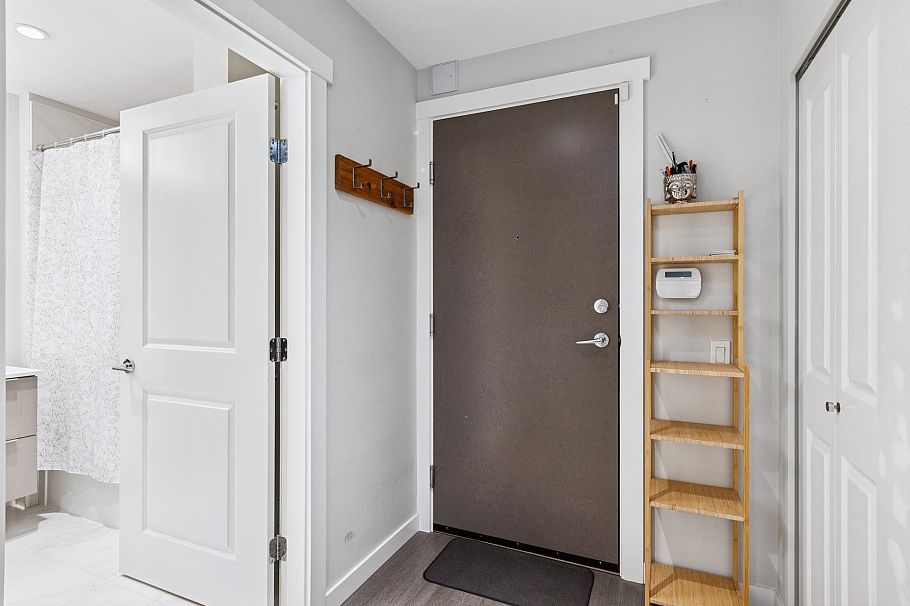 106 2632 Library Lane North Vancouver, BC - 18