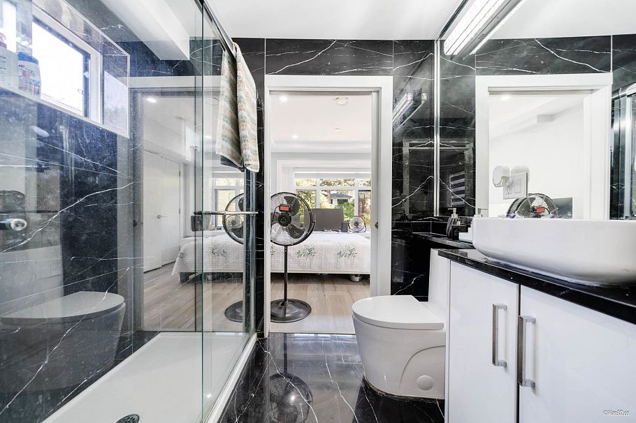 4841 Dumfries Street Vancouver, BC - 20