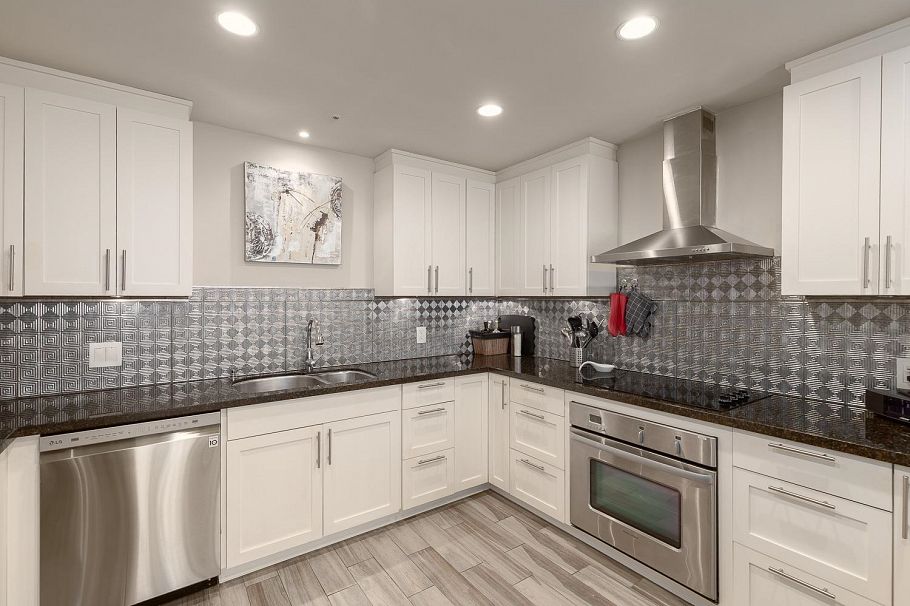 104 293 Smithe Street Vancouver, BC - 13