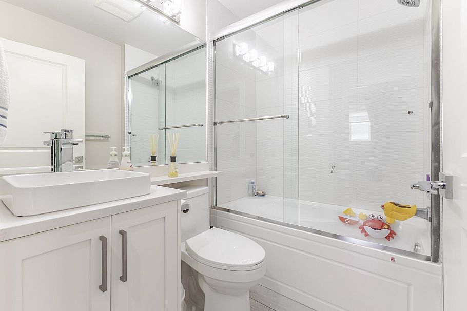 2 2786 E 46th Avenue Vancouver, BC - 18