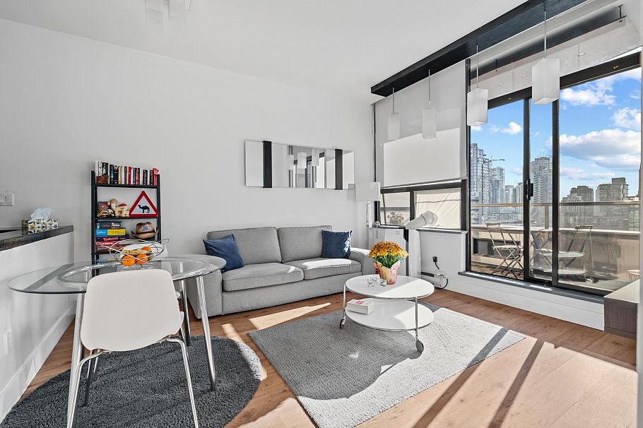 910 1010 Howe Street Vancouver, BC - 12