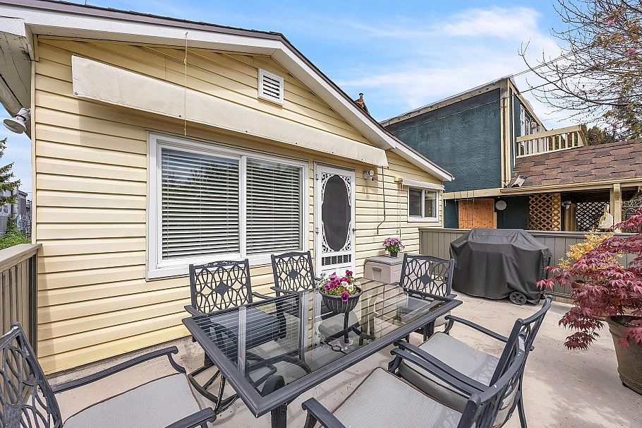 1016 E Pender Street Vancouver, BC - 36