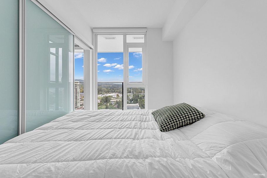 2402 1401 Hunter Street North Vancouver, BC - 10