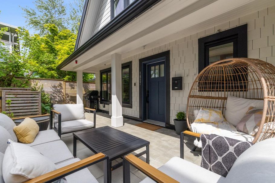 1827 W 15th Avenue Vancouver, BC - 32