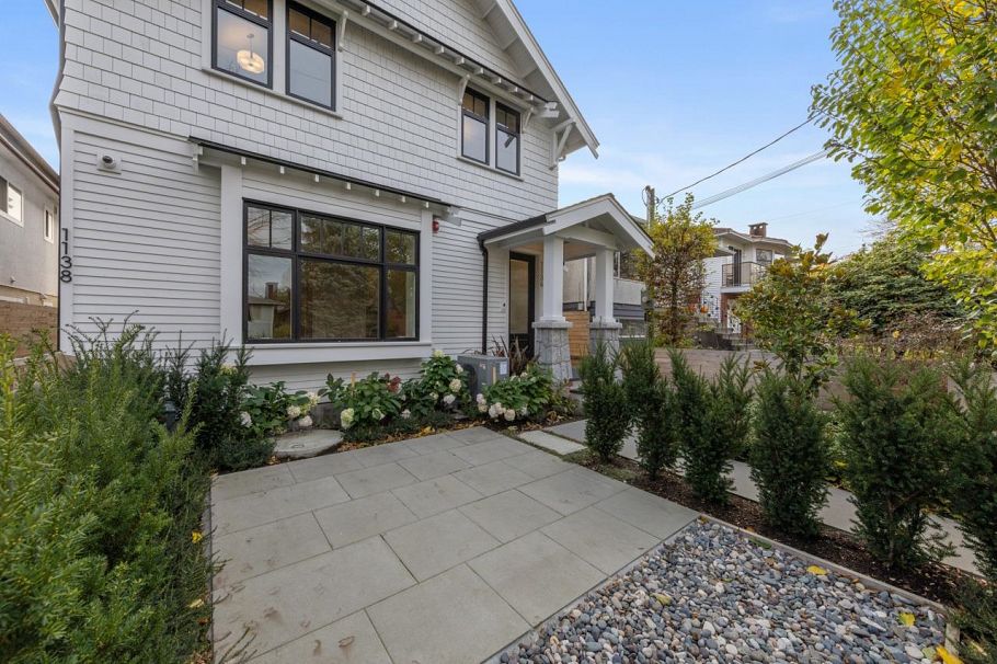 1136 E 26th Avenue Vancouver, BC - 17