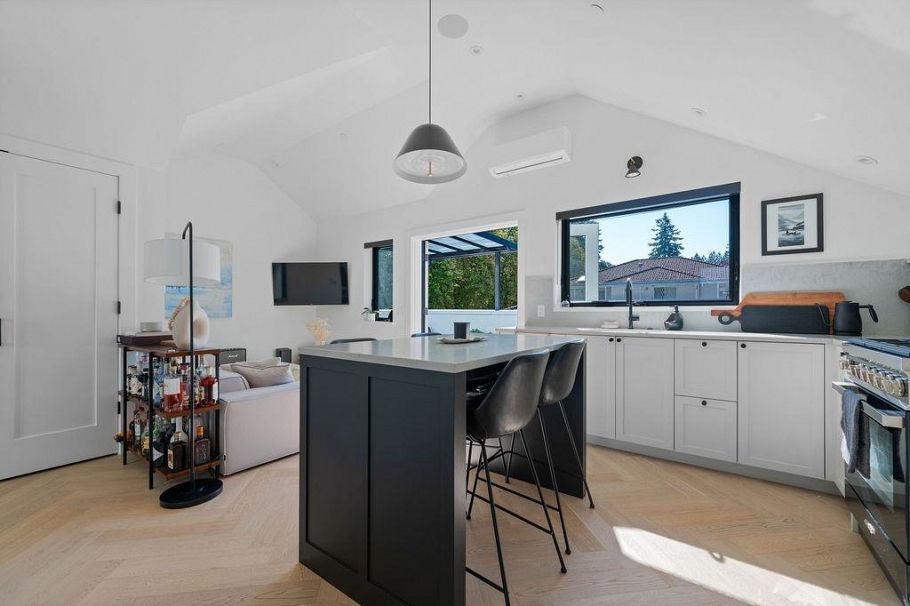 4921 Larch Street Vancouver, BC - 6