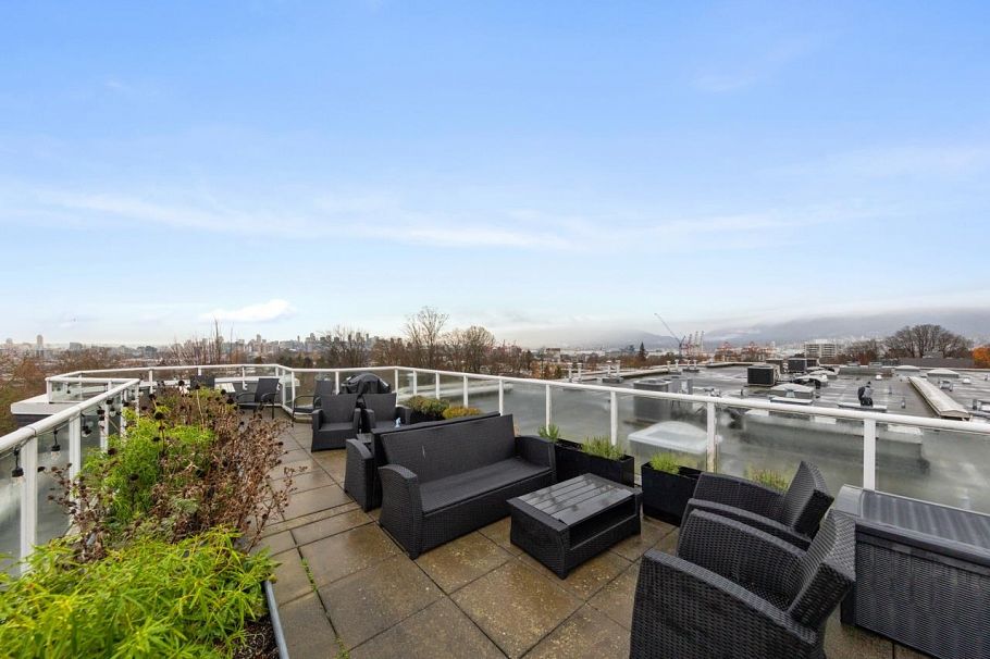 317 1707 Charles Street Vancouver, BC - 23