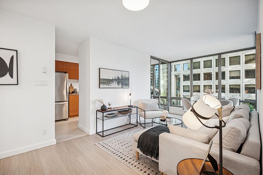 706 1200 W Georgia Street Vancouver, BC - 4