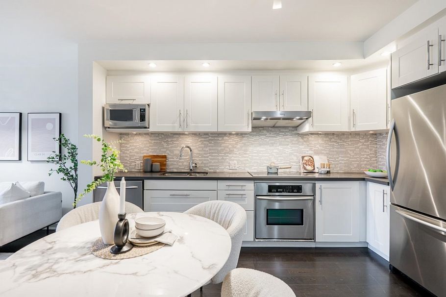 310 750 W 12th Avenue Vancouver, BC - 12