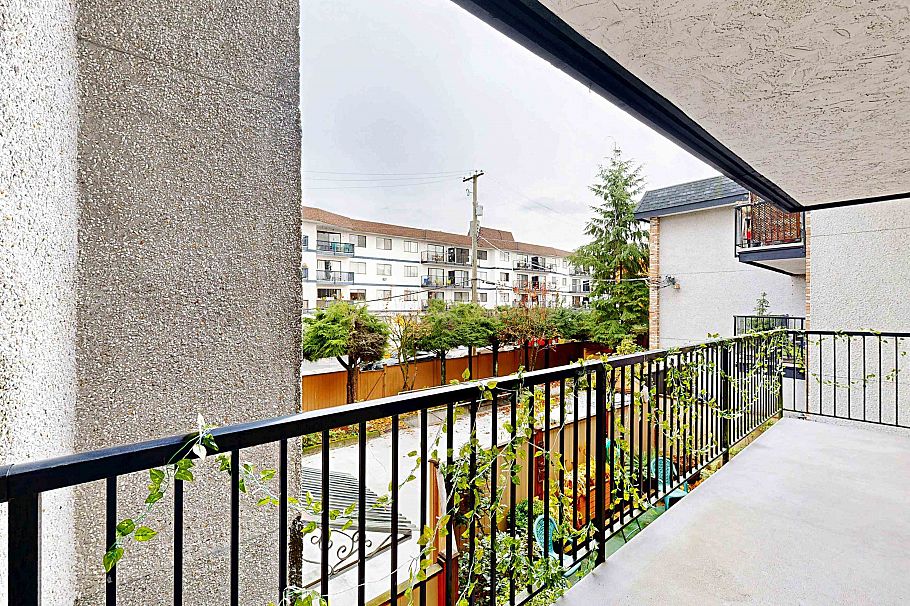 206 138 W 18th Street North Vancouver, BC - 17