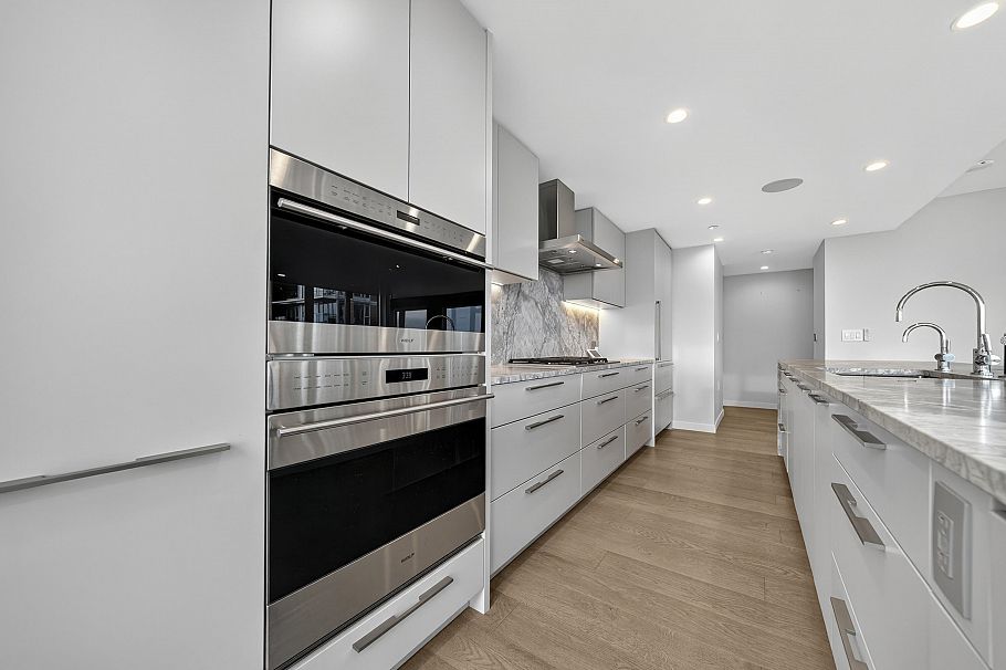 2403 1335 Howe Street Vancouver, BC - 10