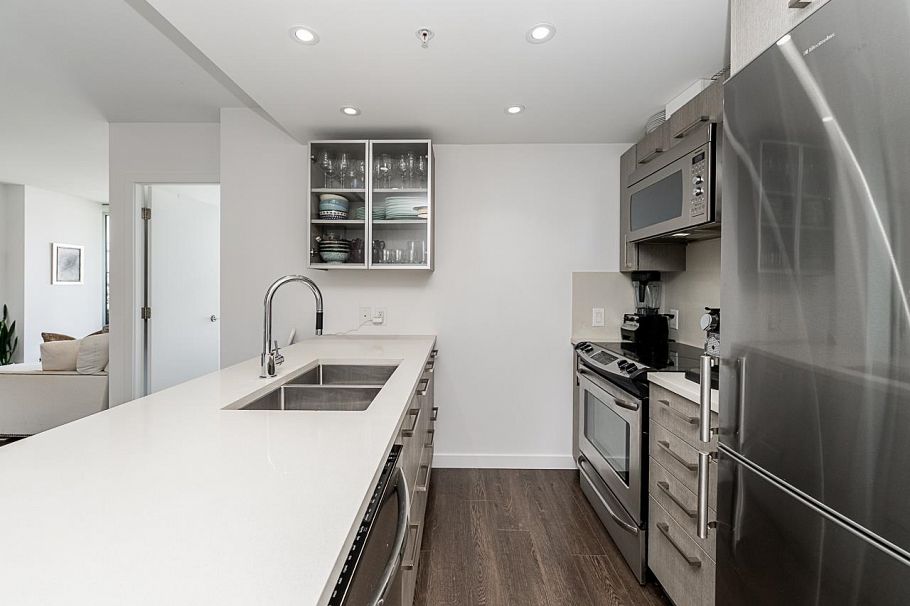 801 983 E Hastings Street Vancouver, BC - 4