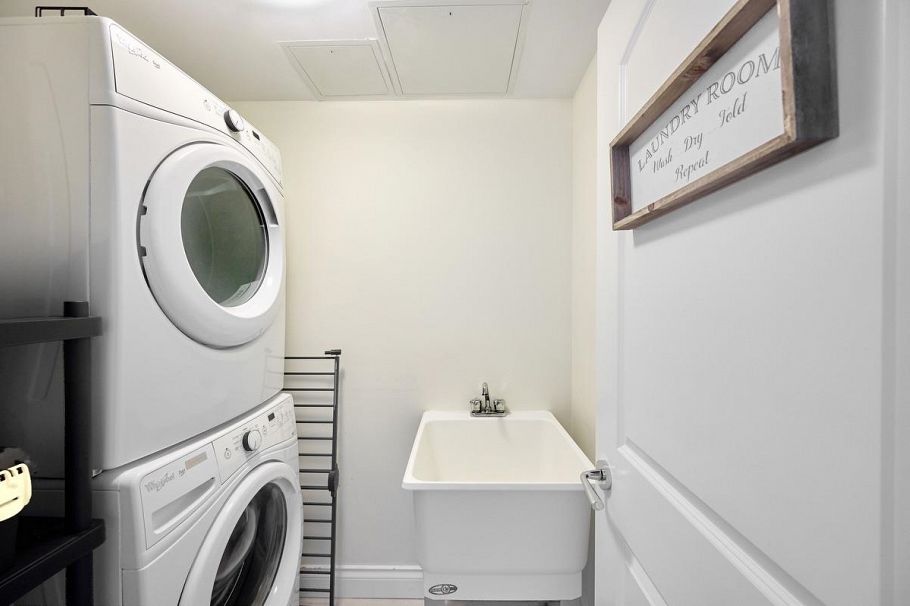 401 199 Victory Ship Way North Vancouver, BC - 18