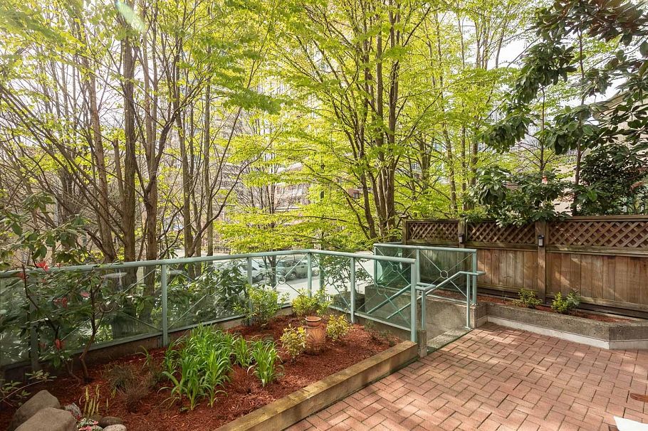 104 293 Smithe Street Vancouver, BC - 4