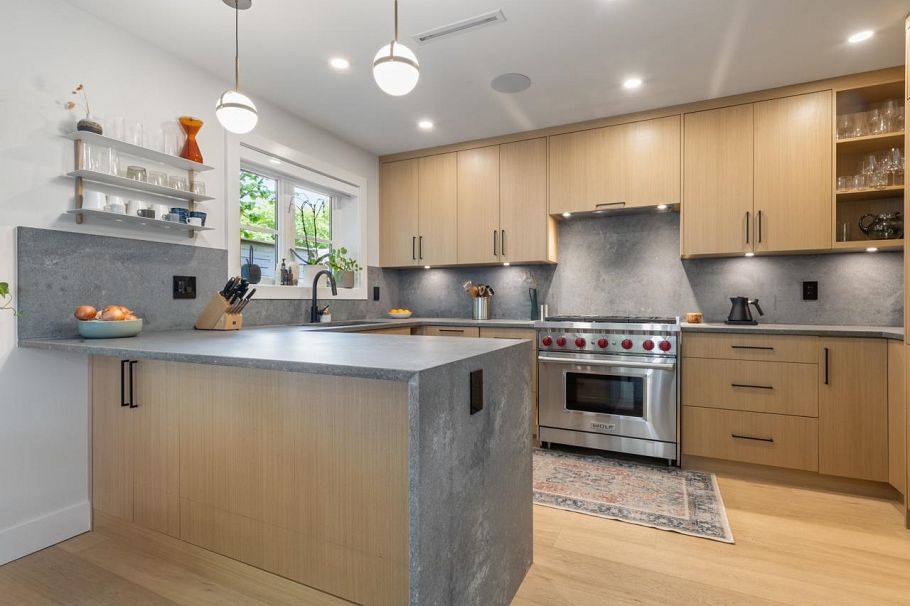 1827 W 15th Avenue Vancouver, BC - 11