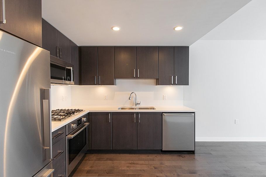 805 1708 Ontario Street Vancouver, BC - 4