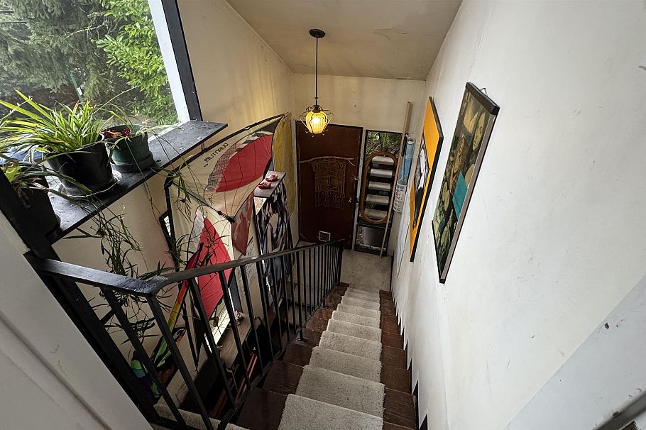 2071 Deep Cove Road North Vancouver, BC - 9