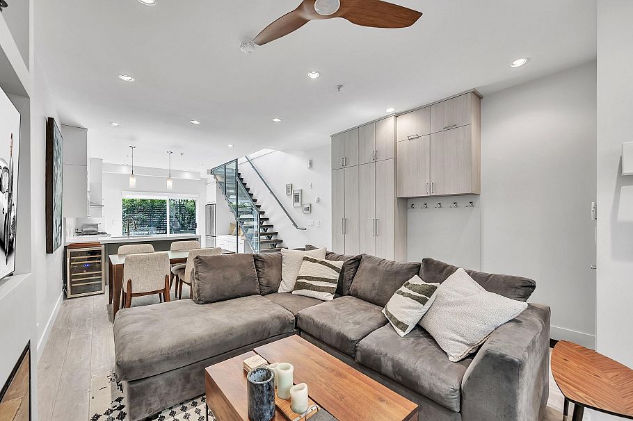 3 2188 W 8th Avenue Vancouver, BC - 3