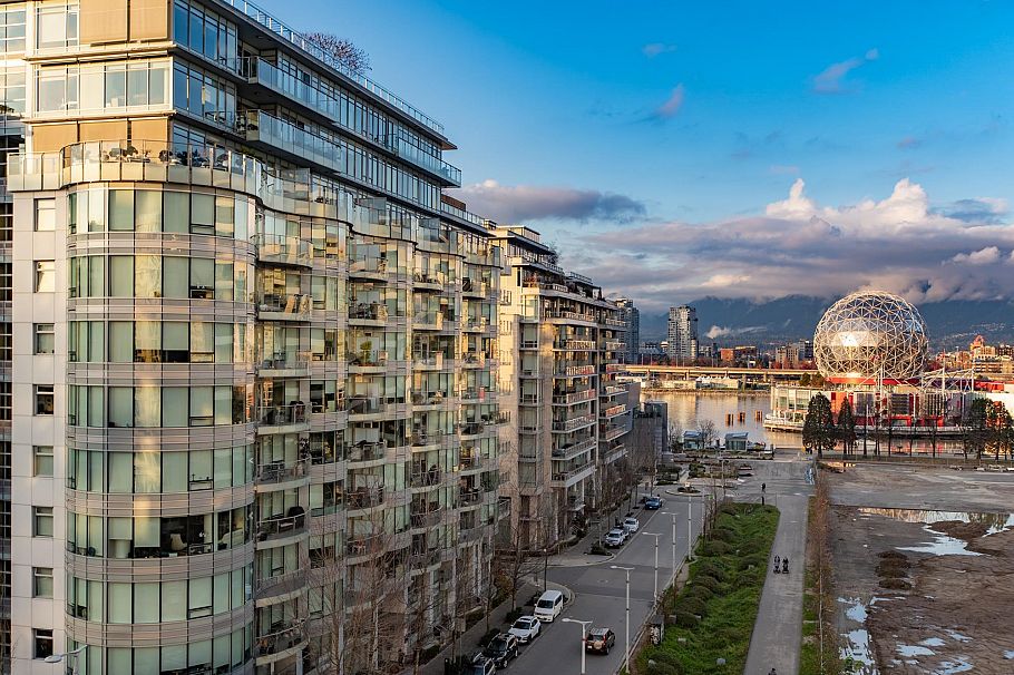 805 1708 Ontario Street Vancouver, BC - 1