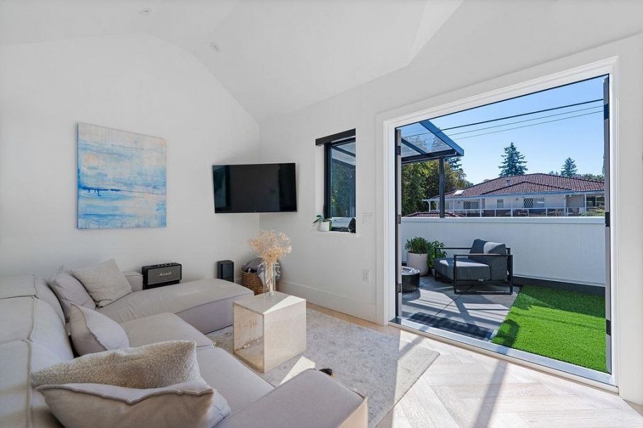 4921 Larch Street Vancouver, BC - 4