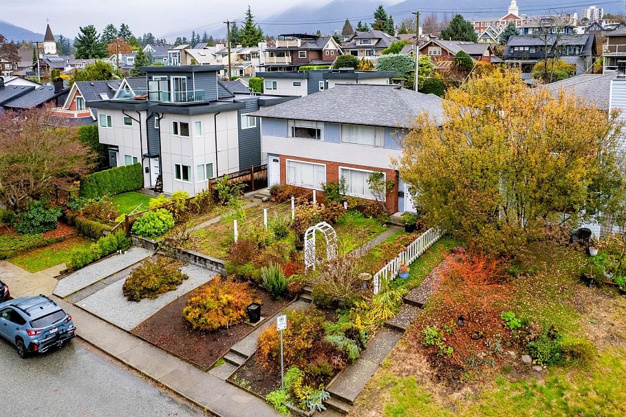 226-228 W 5th Street North Vancouver, BC - 9