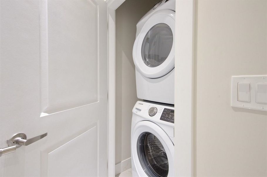 215 E 64th Avenue Vancouver, BC - 16