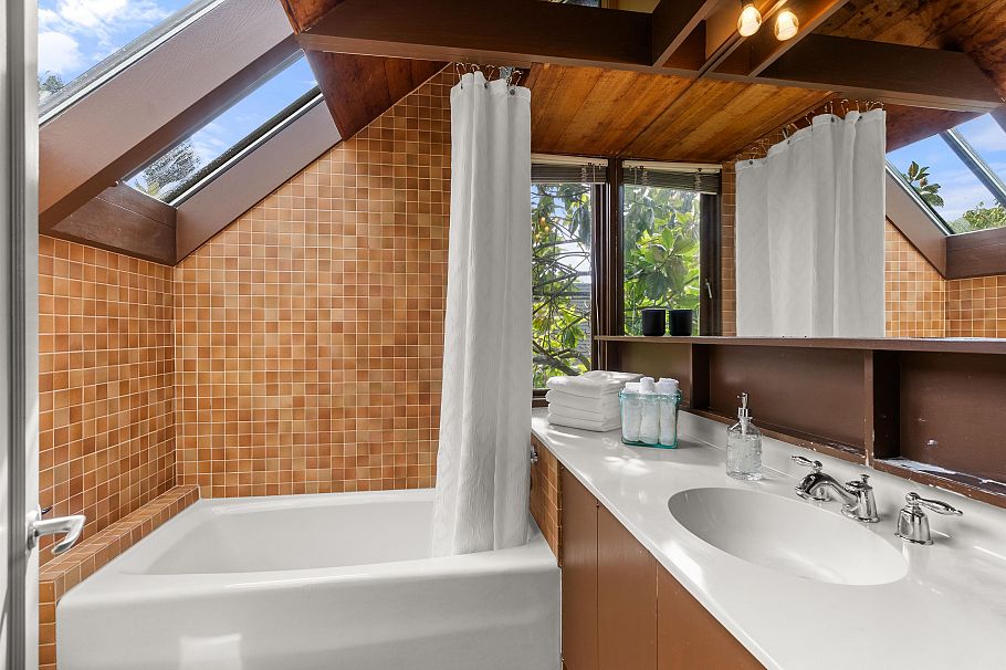 5588 Olympic Street Vancouver, BC - 34