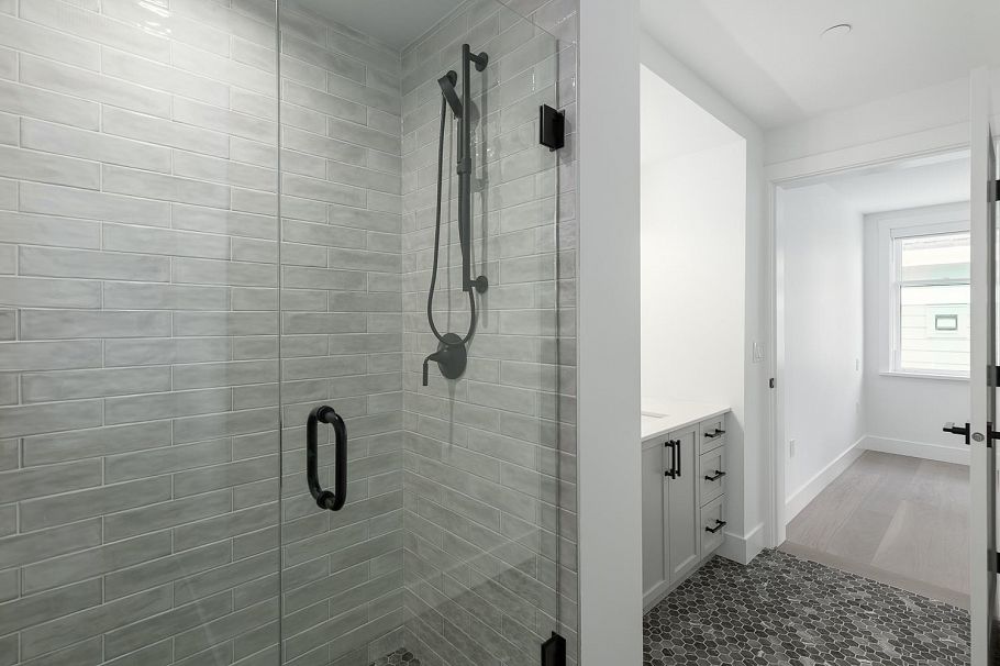 1081 Semlin Drive Vancouver, BC - 11