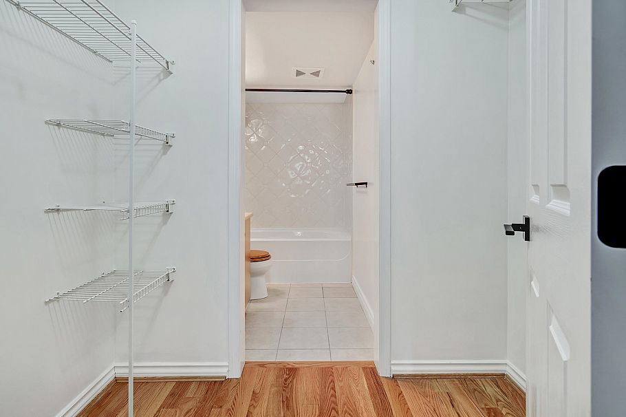 302 2741 E Hastings Street Vancouver, BC - 24