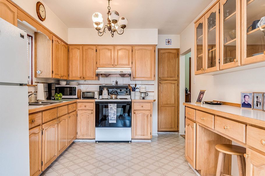 2236 Kitchener Street Vancouver, BC - 12