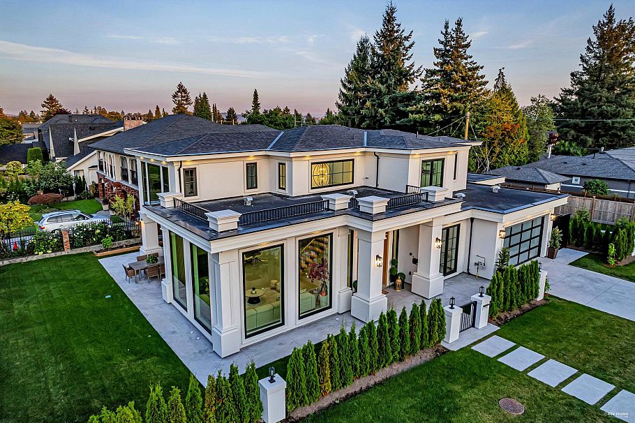 1390 Sutherland Avenue North Vancouver, BC - 32