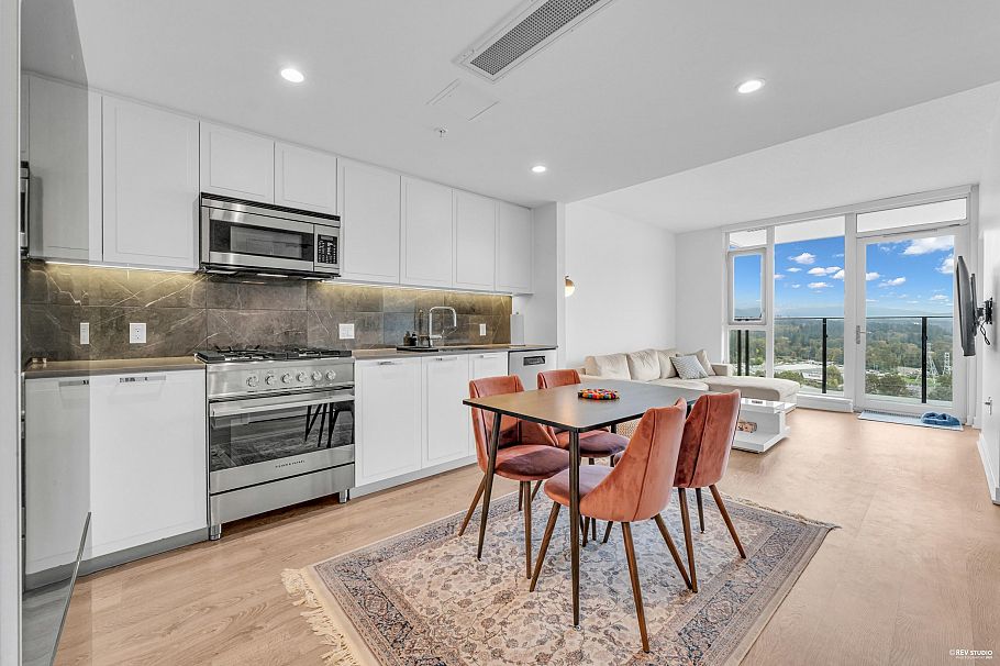 2402 1401 Hunter Street North Vancouver, BC - 8