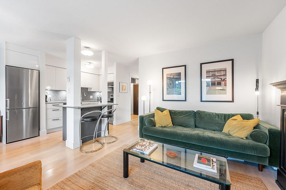 105 2133 Dundas Street Vancouver, BC - 3