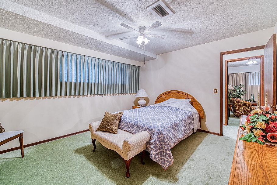 896 E 56th Avenue Vancouver, BC - 17