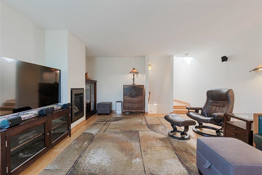 2217 Oak Street Vancouver, BC - 15