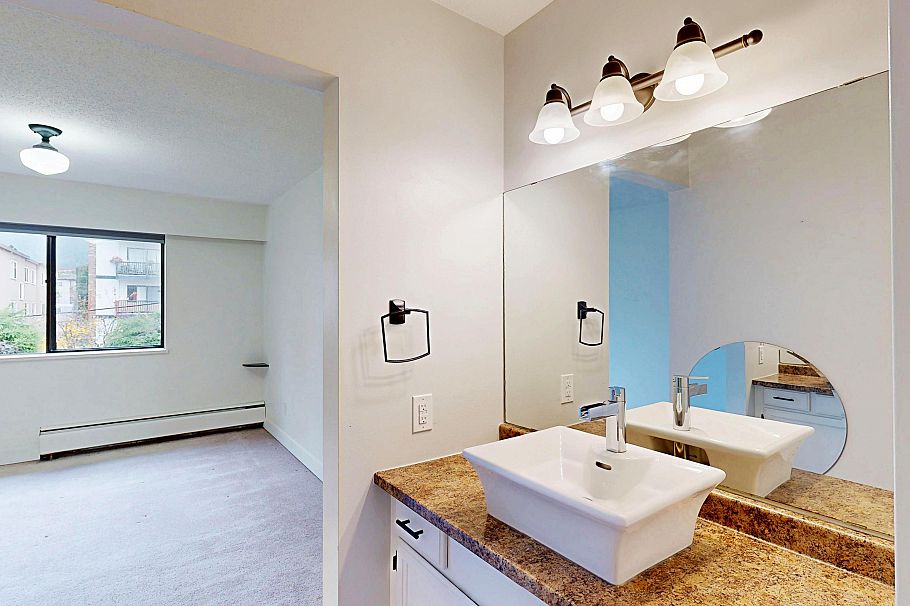 206 138 W 18th Street North Vancouver, BC - 11