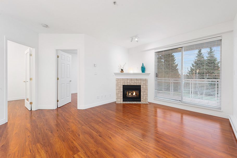 217 3629 Deercrest Drive North Vancouver, BC - 9