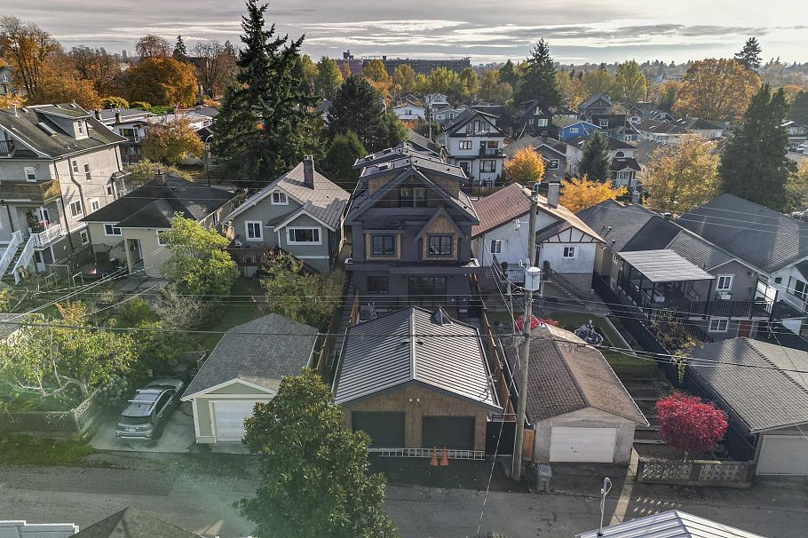 1 2565 Dundas Street Vancouver, BC - 34