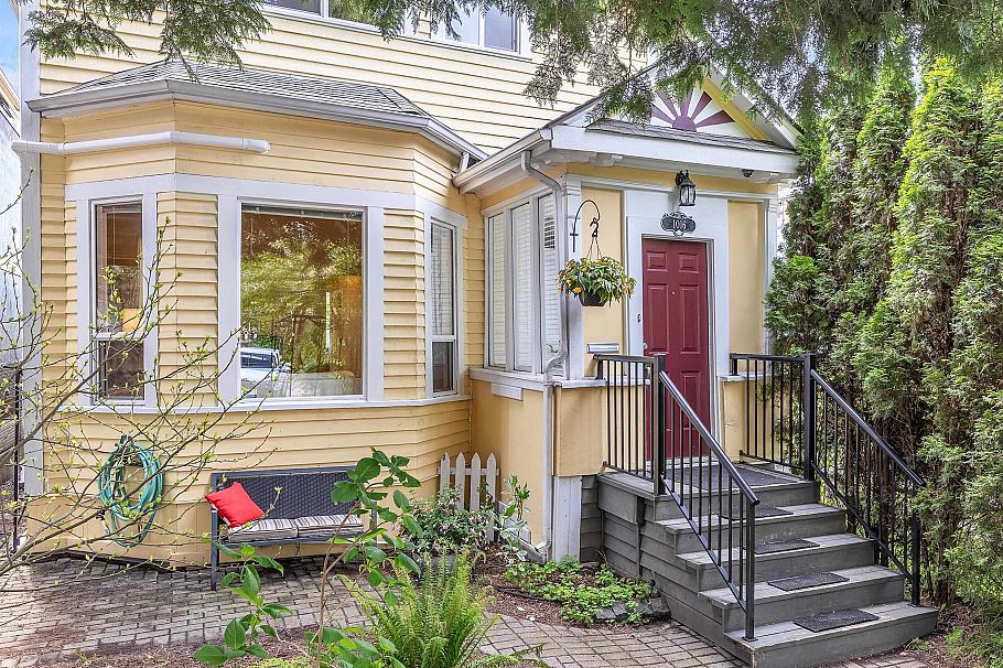 1016 E Pender Street Vancouver, BC - 40