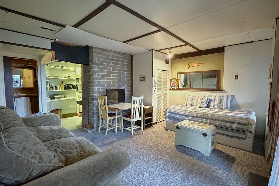 2071 Deep Cove Road North Vancouver, BC - 10