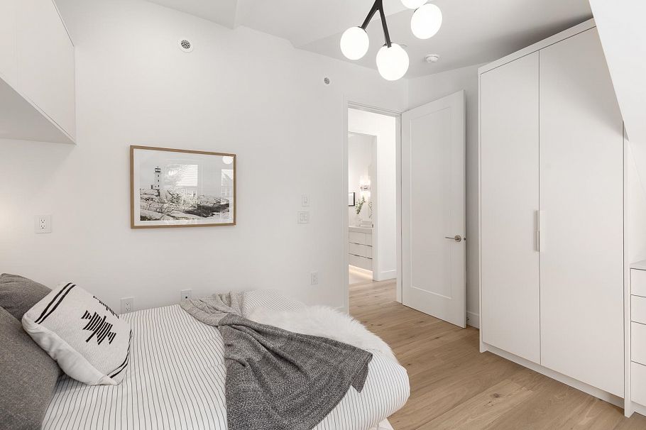 1135 W 33rd Avenue Vancouver, BC - 17