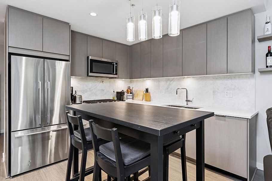 106 2632 Library Lane North Vancouver, BC - 9