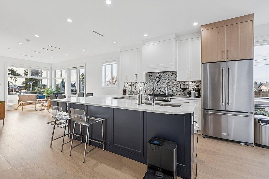 366 W Keith Road North Vancouver, BC - 13