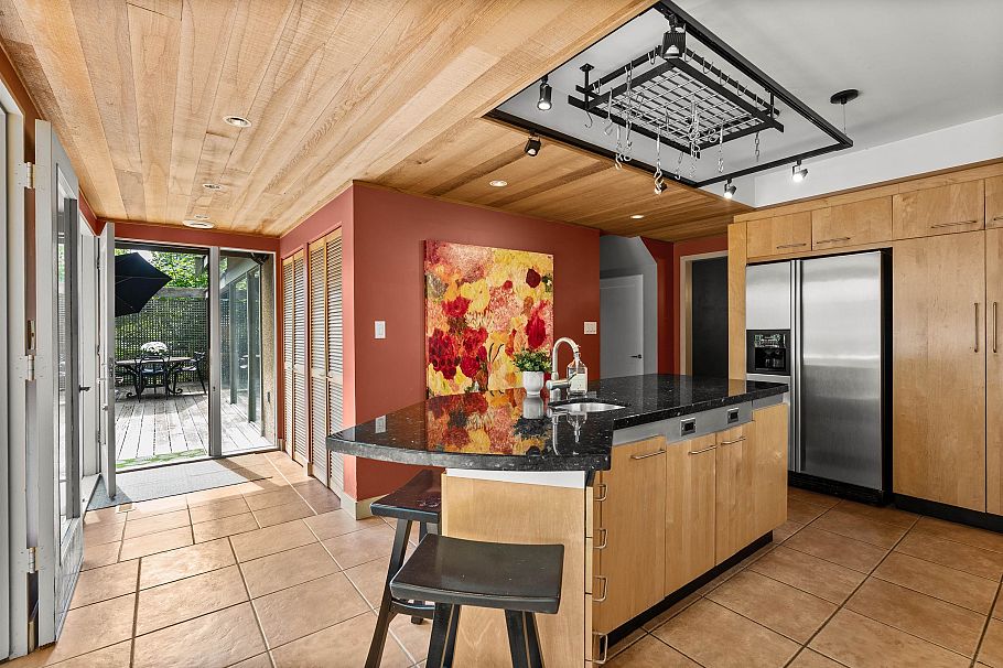 5588 Olympic Street Vancouver, BC - 12