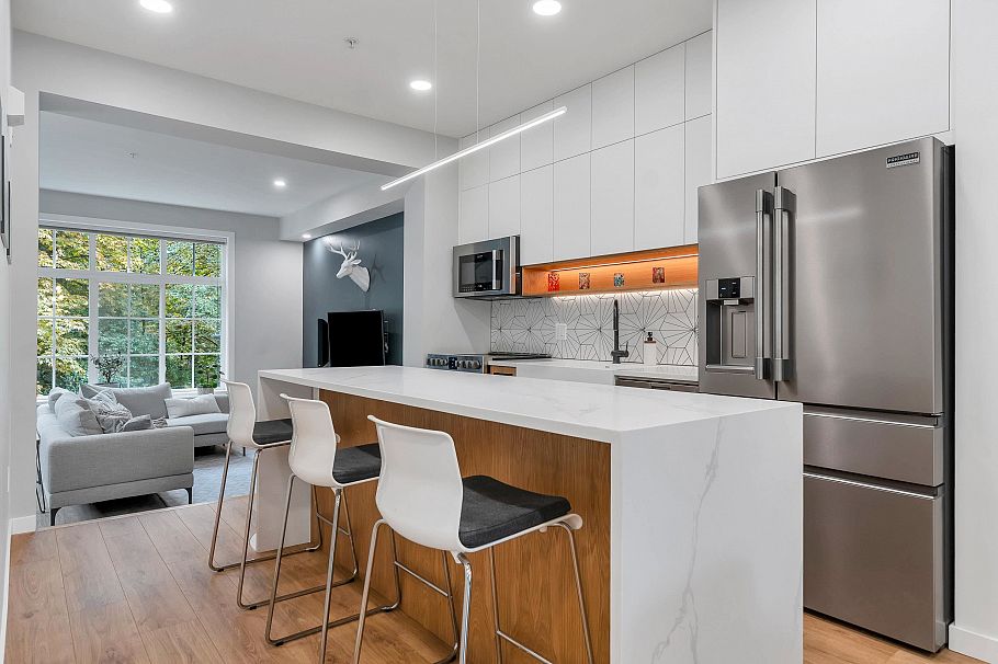 48 550 Browning Place North Vancouver, BC - 10