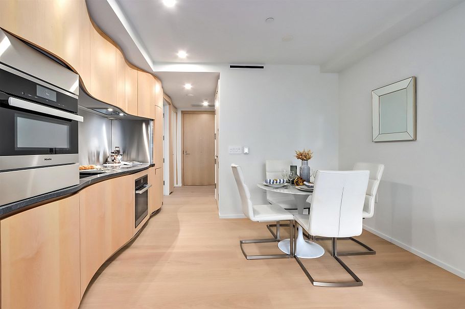 705 1568 Alberni Street Vancouver, BC - 5