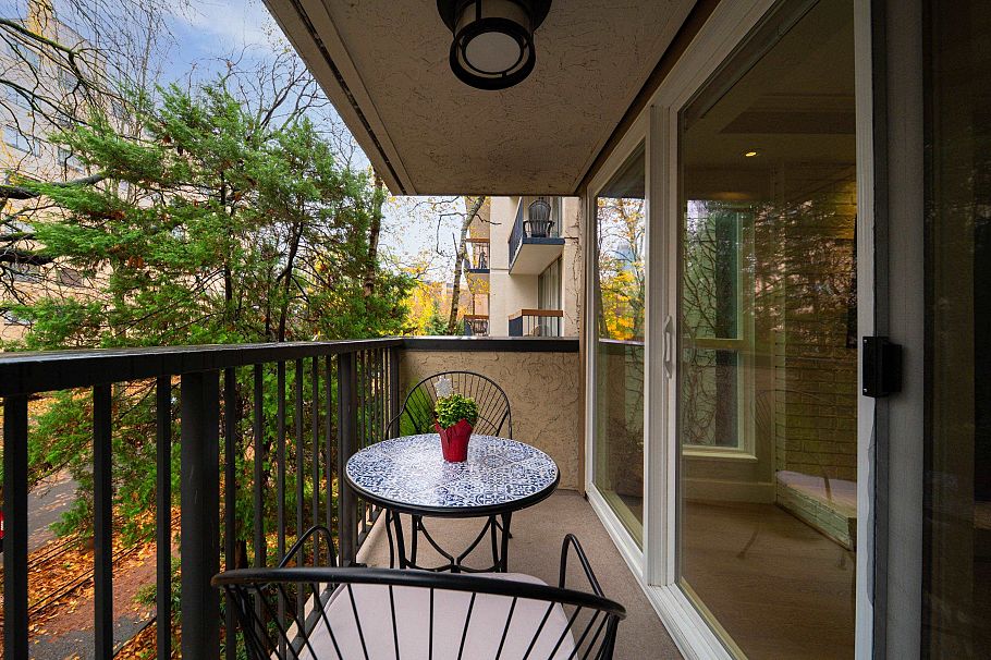 301 1234 Pendrell Street Vancouver, BC - 25